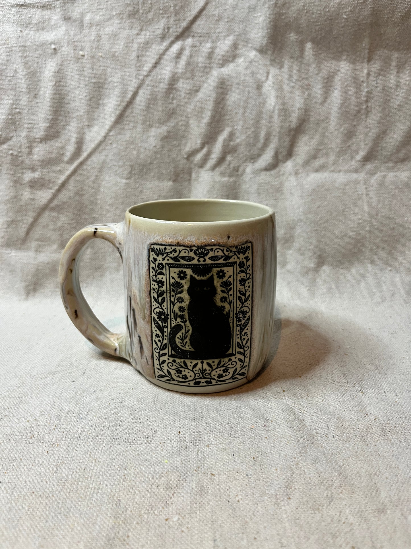 F&F mug: floral black cat (10oz)
