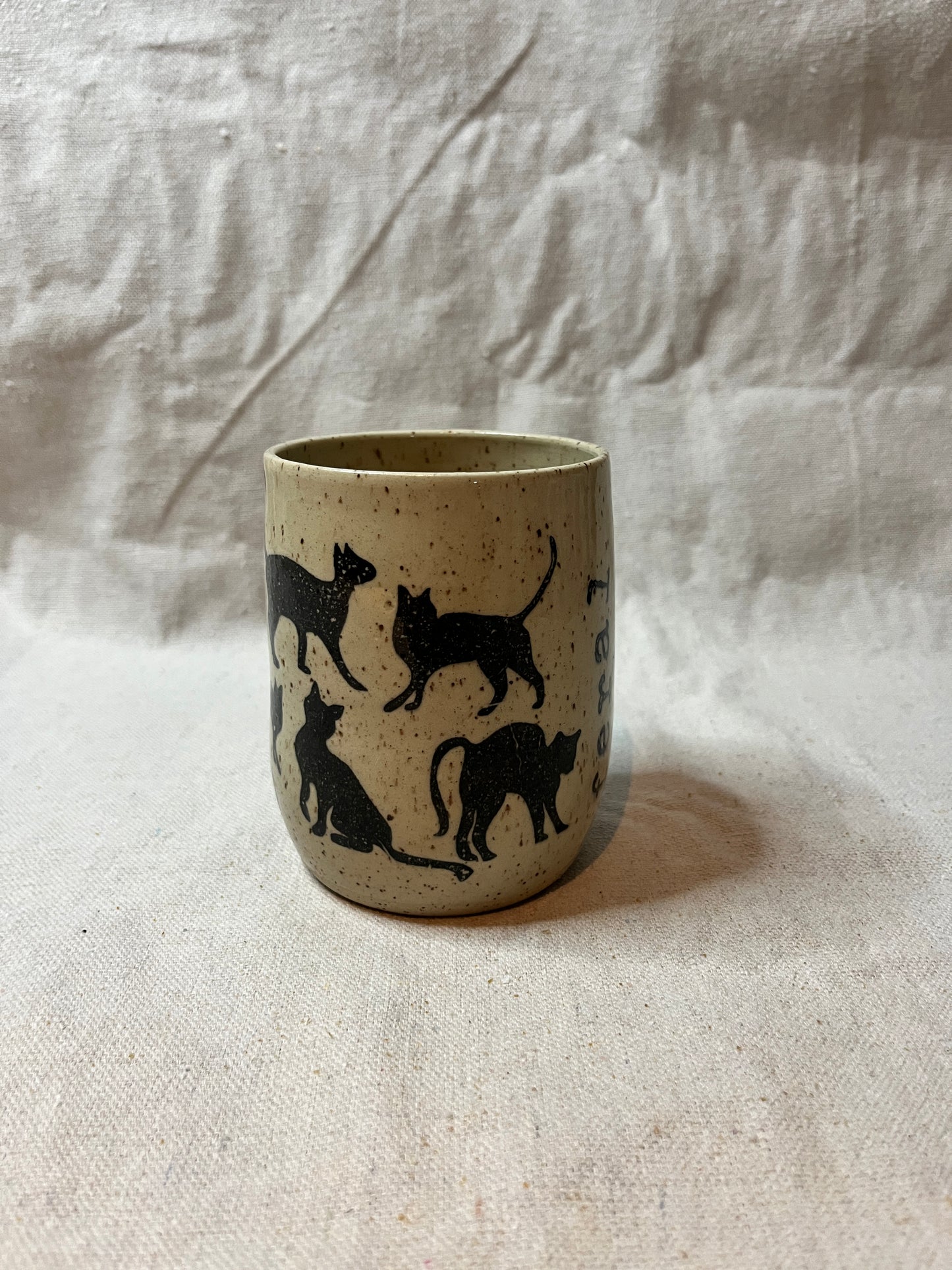 F&F cup: feral / silhouette kitties (10oz)