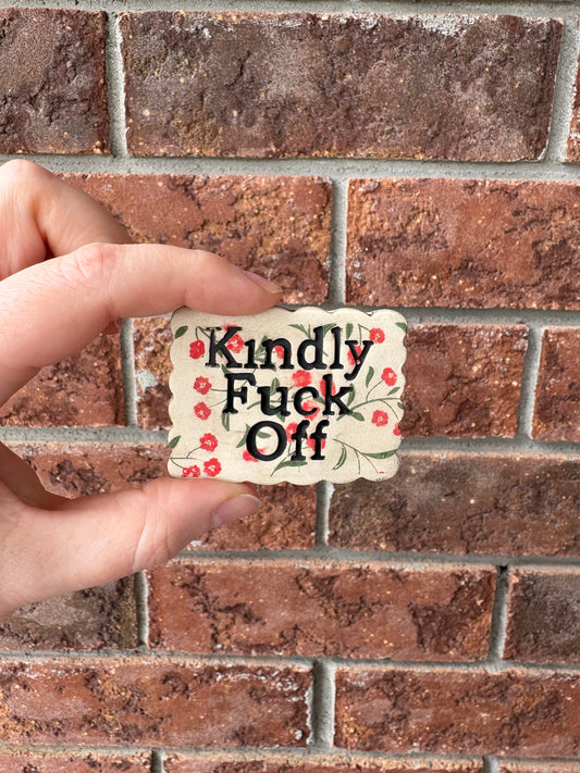 KFO magnet - smol red flowers