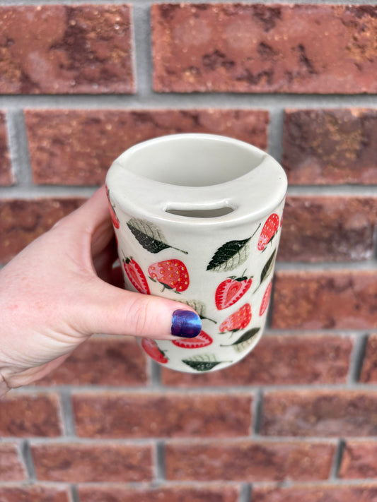 to-go cup strawberries - 12oz