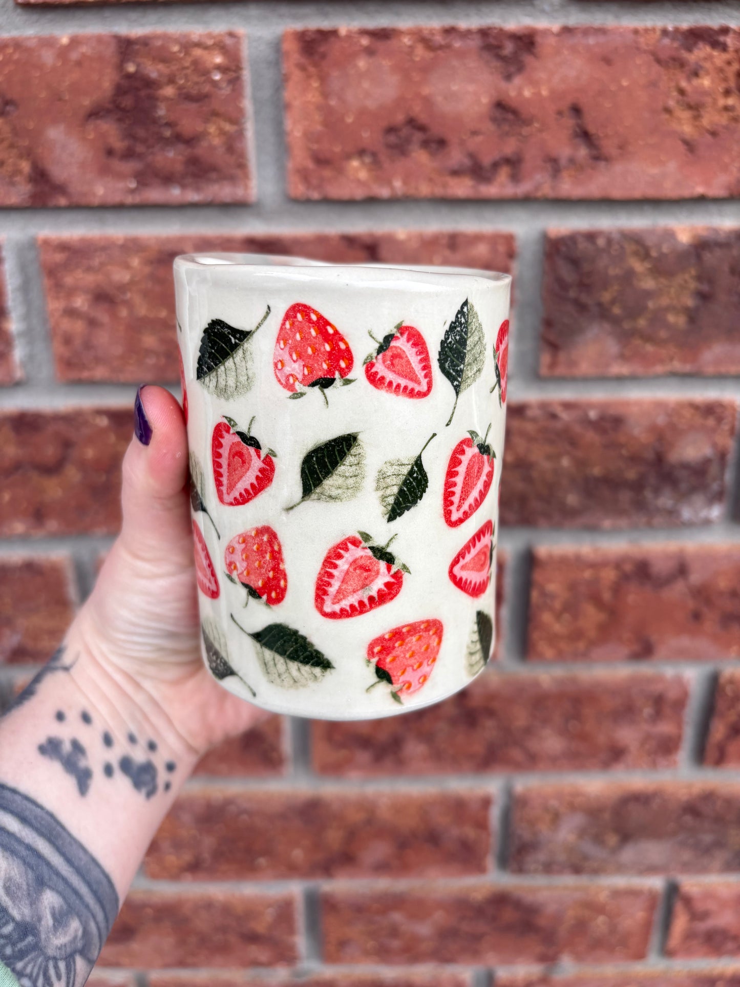 to-go cup strawberries - 12oz