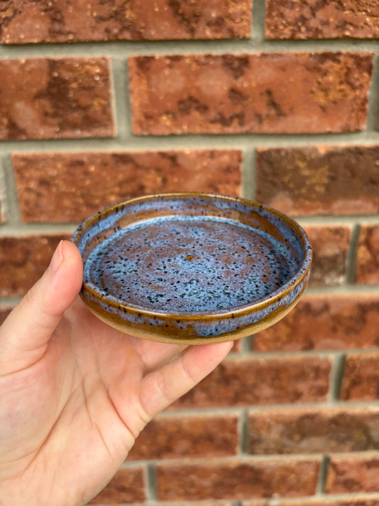 ocean speckle - walled dish