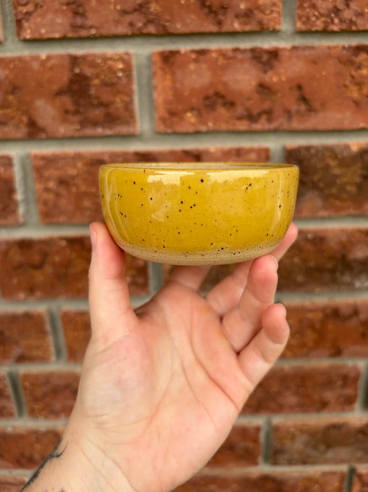 yellow - smol bowl