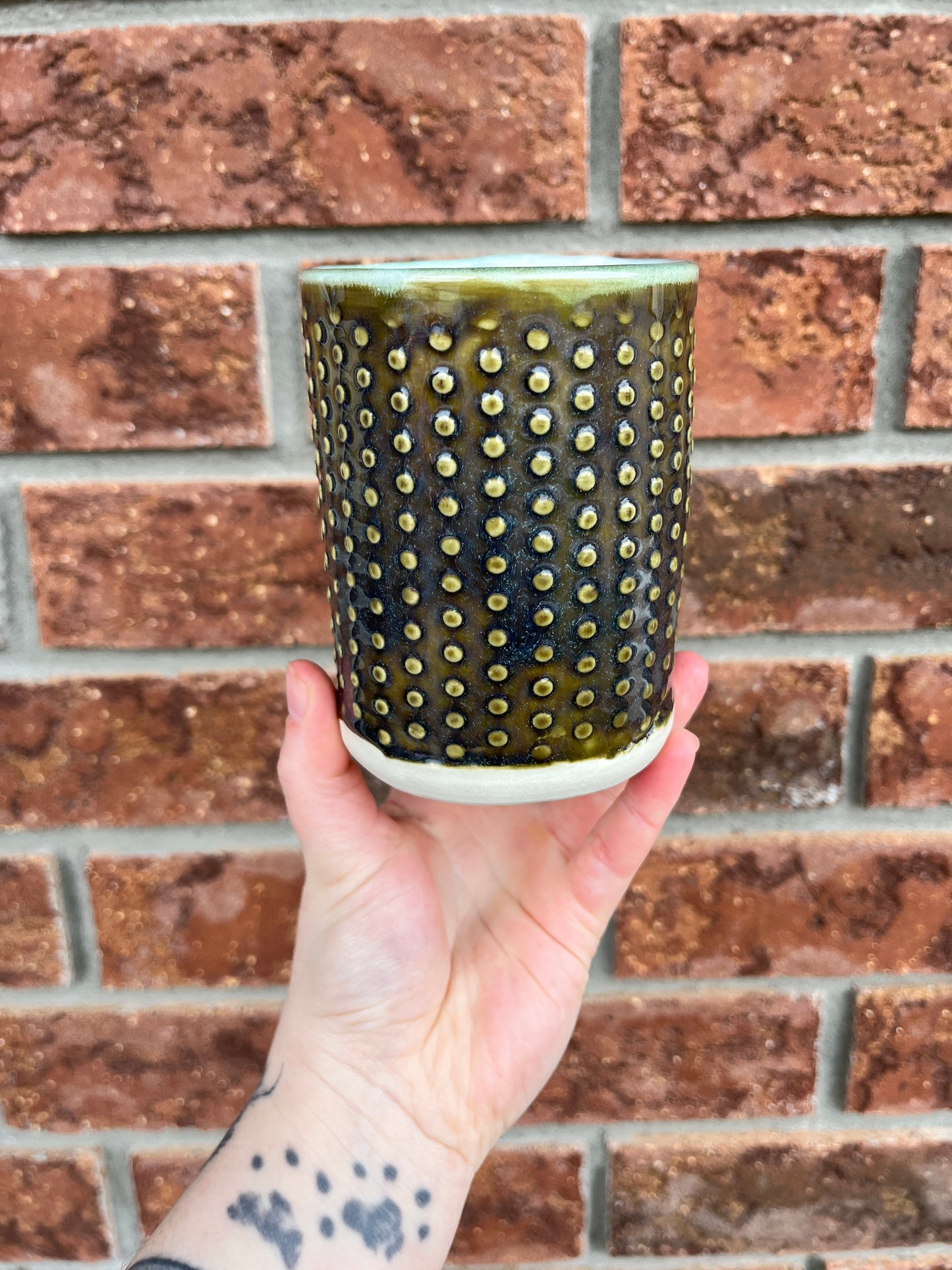 brass textured dots - 12oz