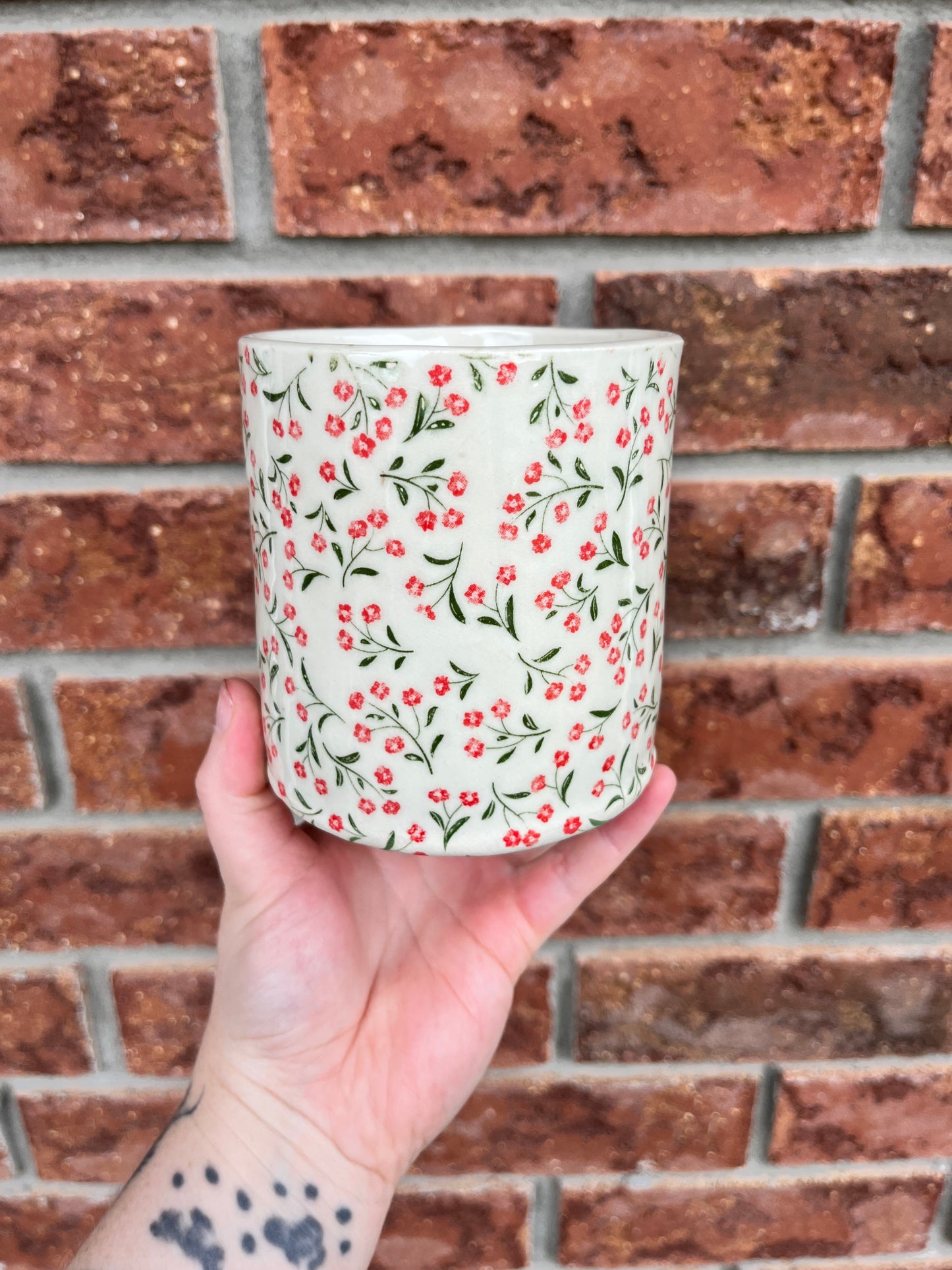 tiny red floral - 18oz