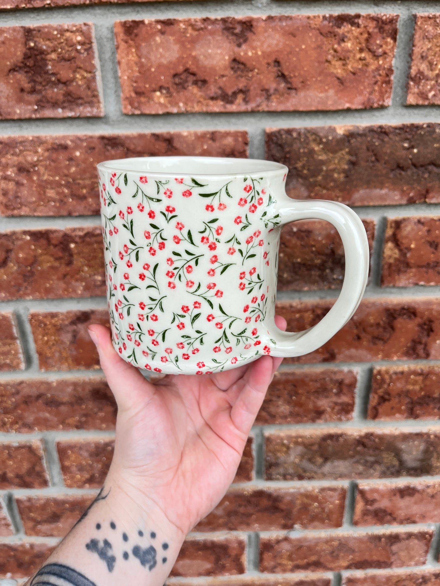 tiny red floral - 18oz