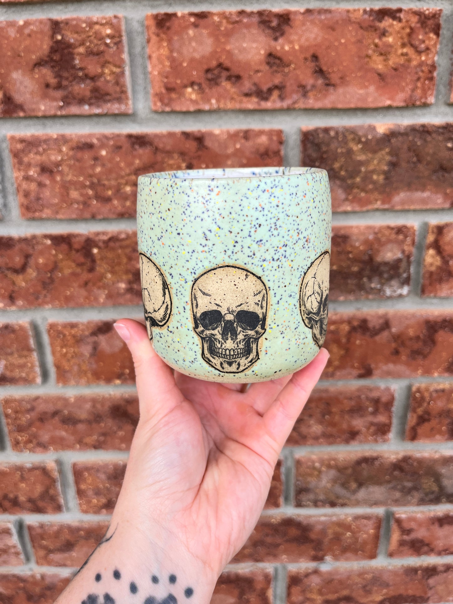 speckled skulls - 12oz