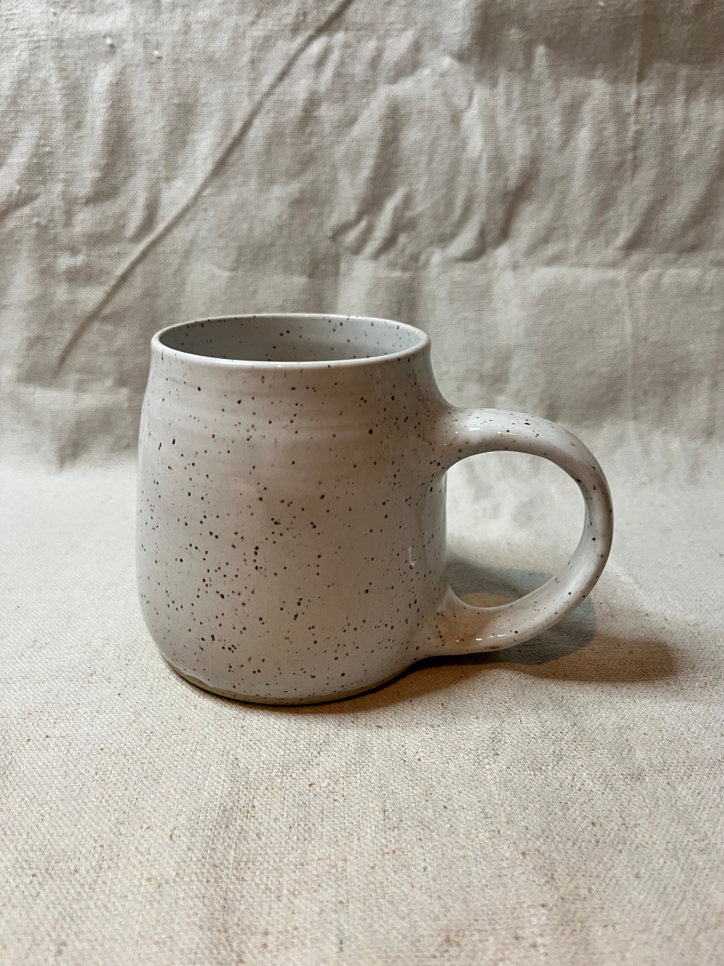 F&F mug: black & white cat (12oz)