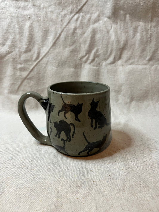F&F mug: silhouettes (10oz)